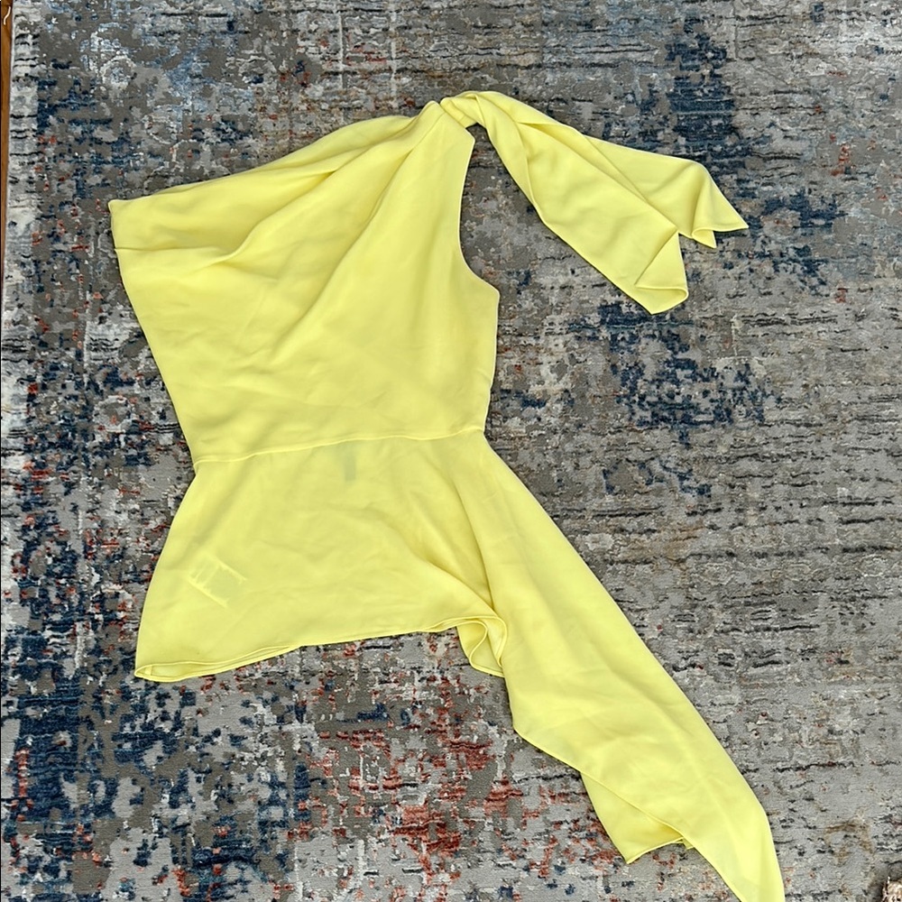BCBGMaxAzria Yellow One-Shoulder Asymmetrical Top